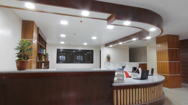 フィリピン留学 Cebu21 - PINES Main Campus-Offices and classrooms-1